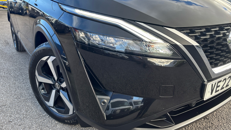 Nissan Qashqai 1.3 DiG-T MH N-Connecta 5dr Petrol Hatchback